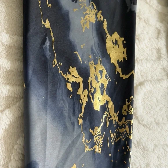 Old Navy Active Gold and Navy Blue Marbled Powersoft Leggings - Picture 5 of 7